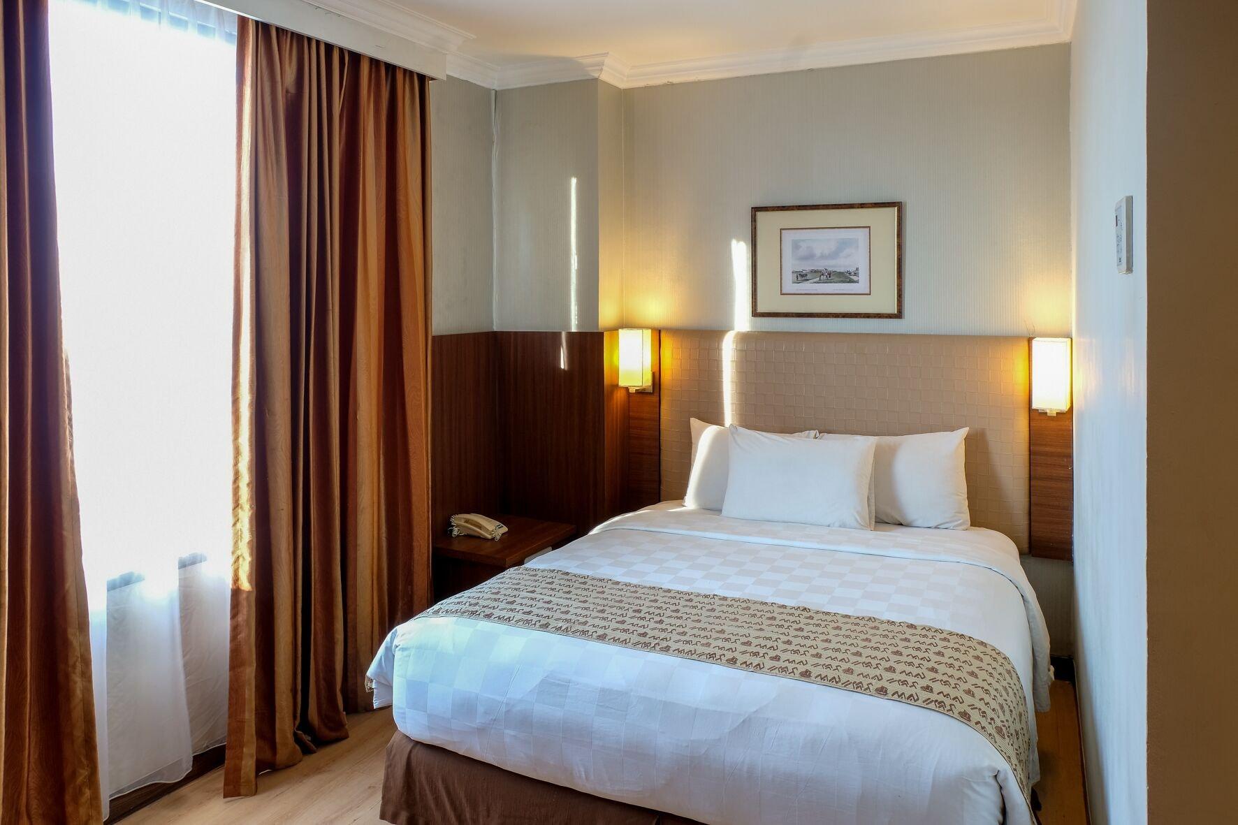Almadera Hotel Makassar Extérieur photo