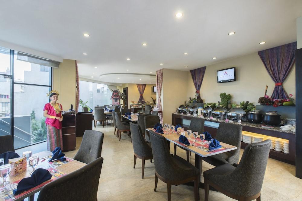 Almadera Hotel Makassar Extérieur photo