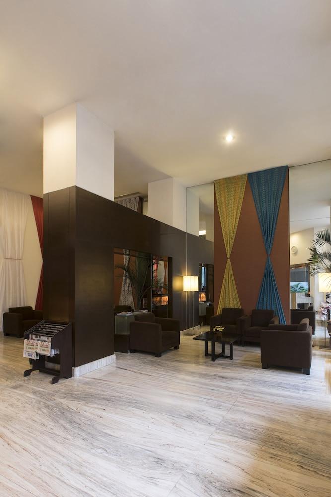 Almadera Hotel Makassar Extérieur photo