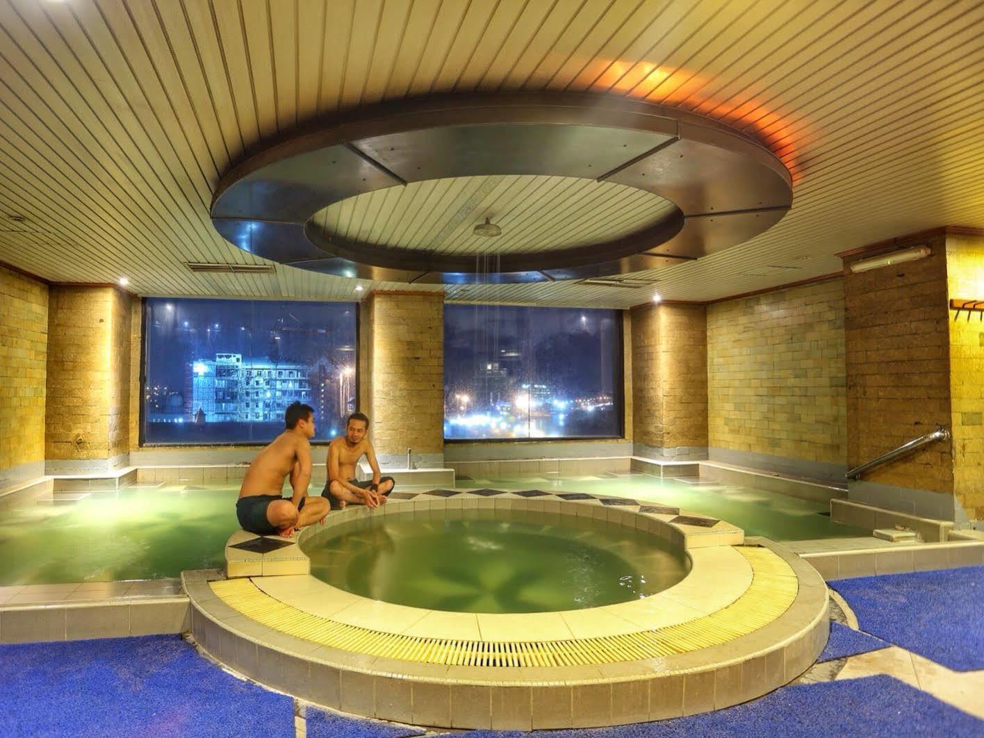 Almadera Hotel Makassar Extérieur photo
