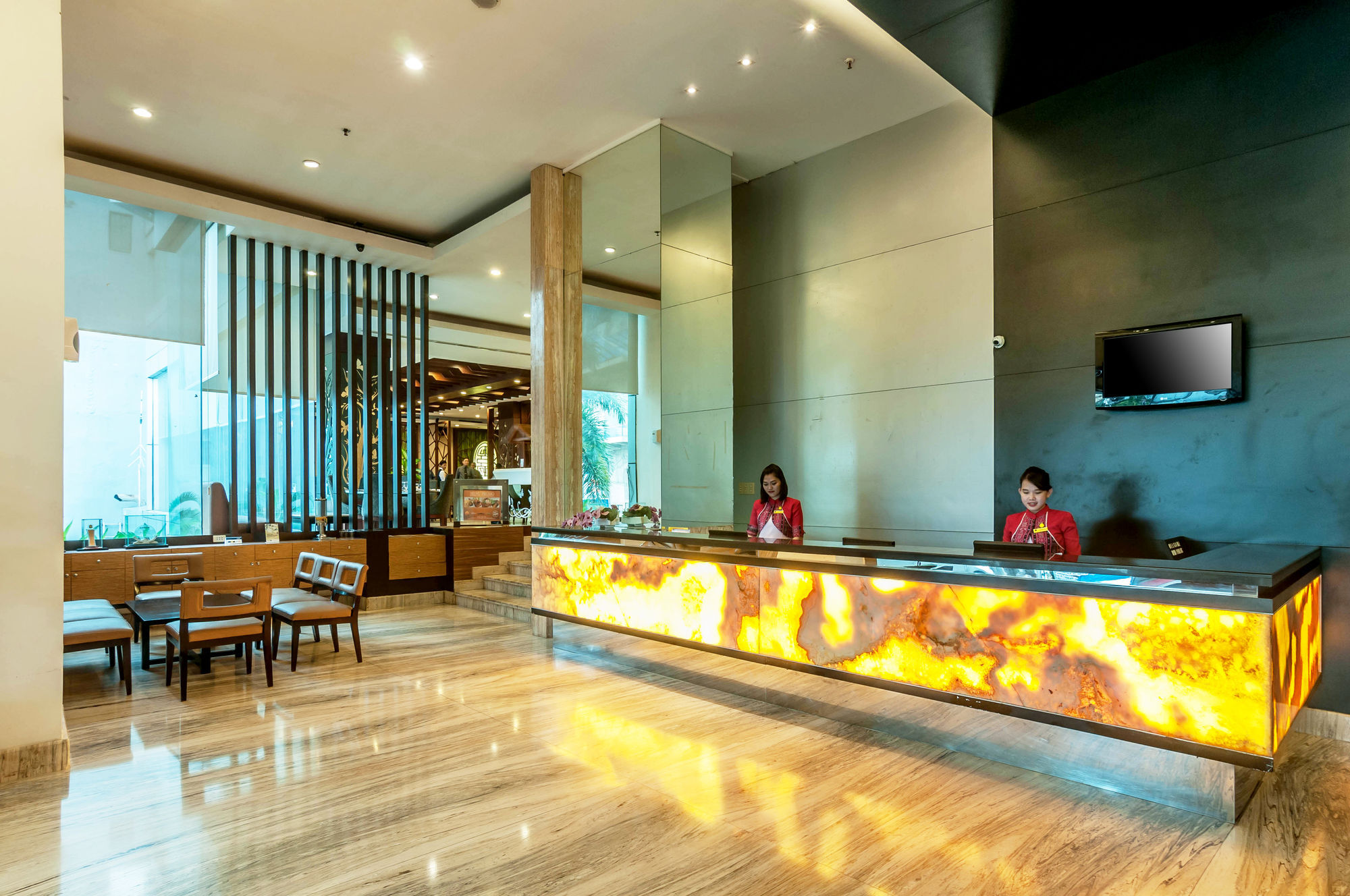 Almadera Hotel Makassar Extérieur photo