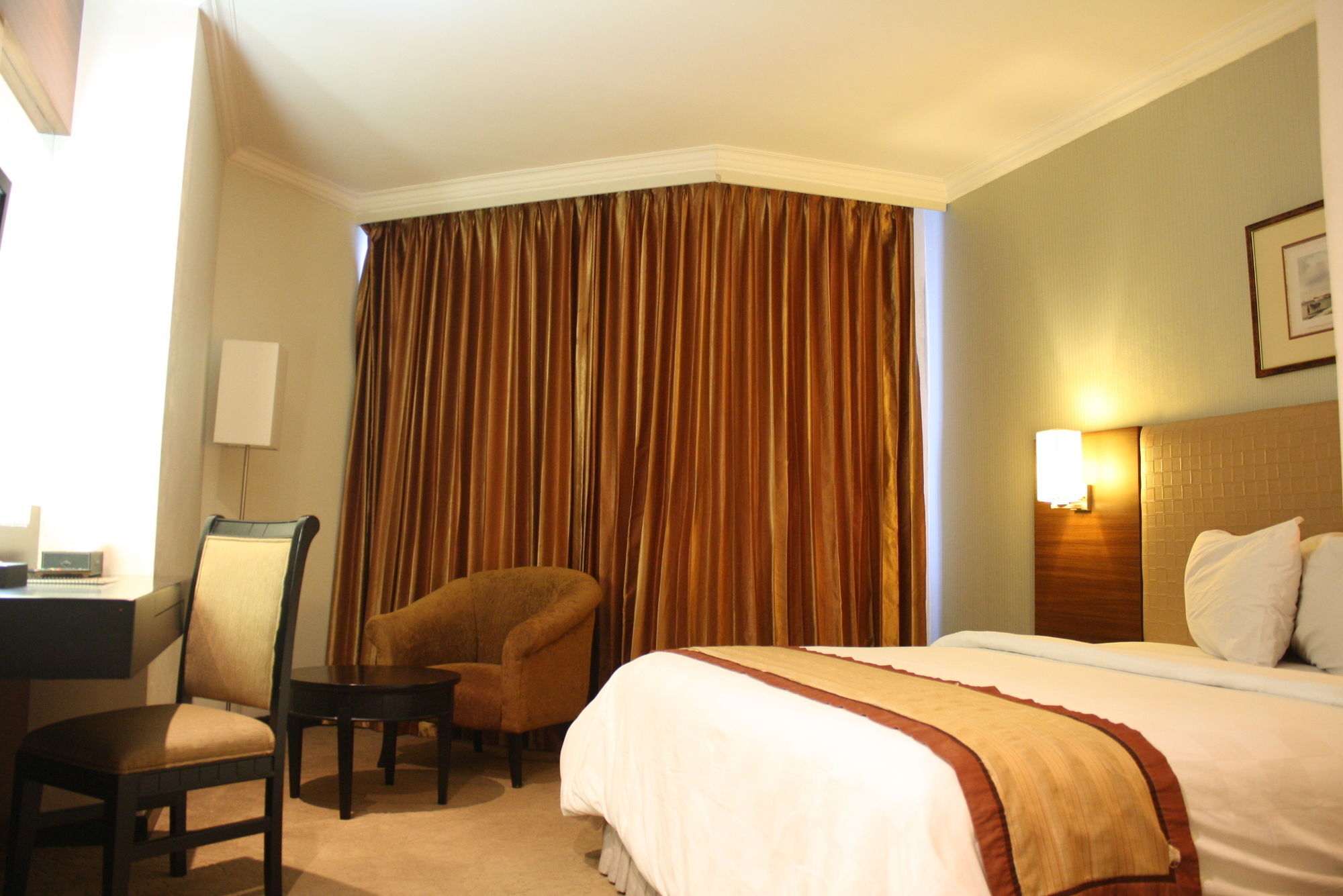Almadera Hotel Makassar Extérieur photo