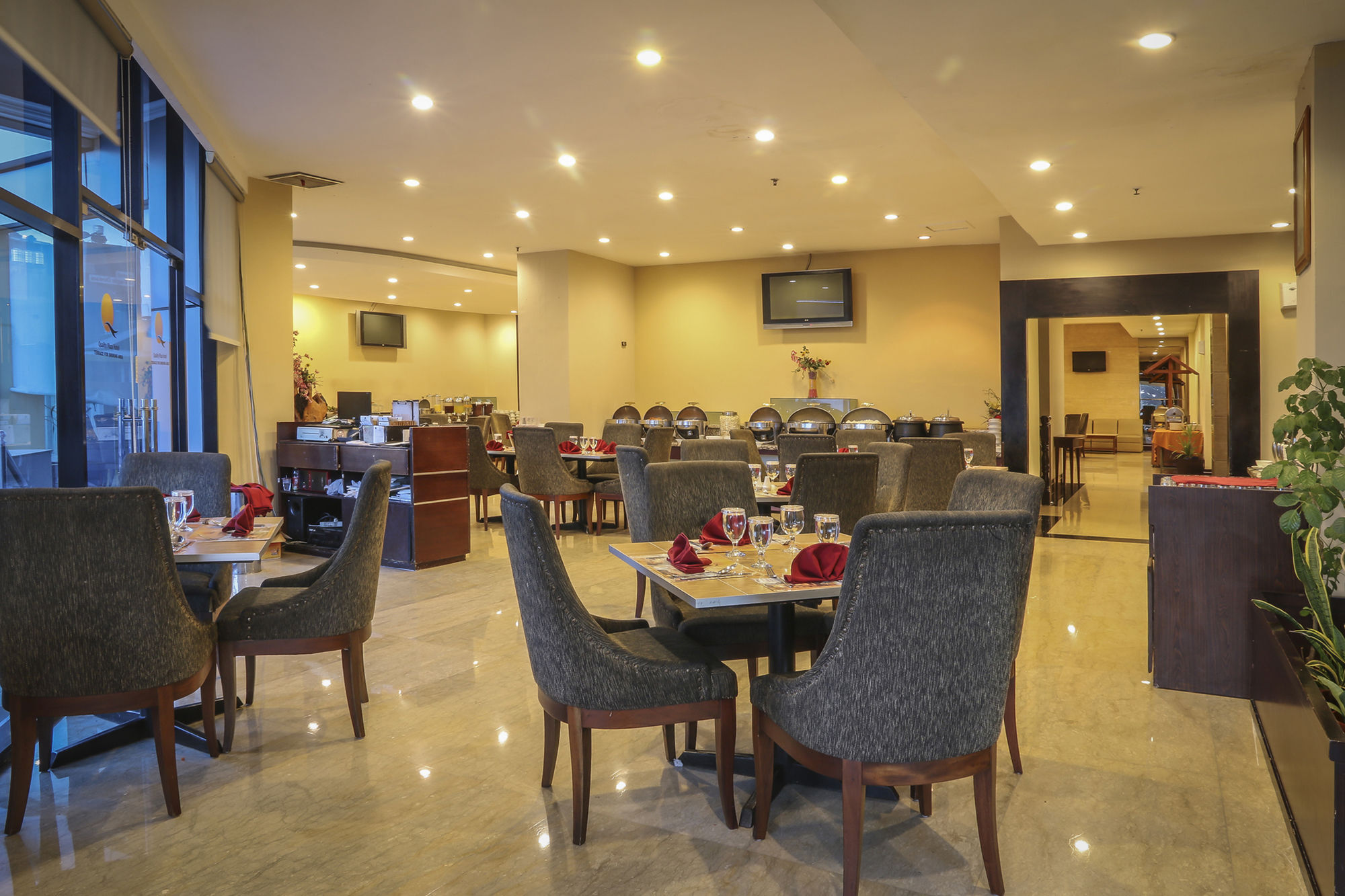 Almadera Hotel Makassar Extérieur photo
